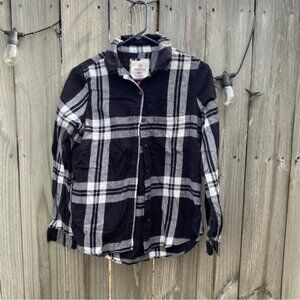 SO Perfectly Soft Flannel Womens Size Small Black White Plaid Button Up Shirt